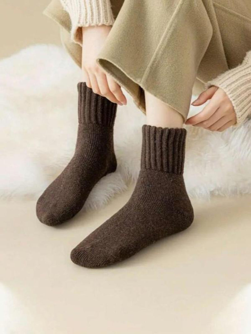 Nyzfexk Women’s Solid Mid-Calf Socks – Soft, Warm Everyday Comfort